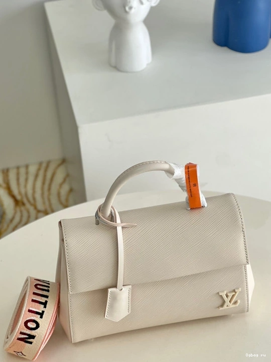LOUIS CLUNY BB VUITTON 0824